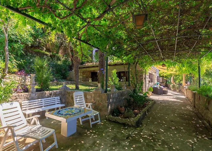 Isanda Villa *