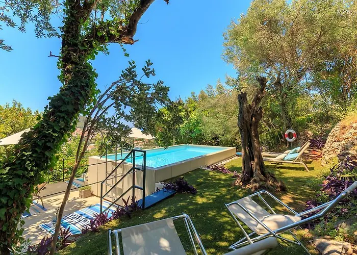 Isanda Villa *